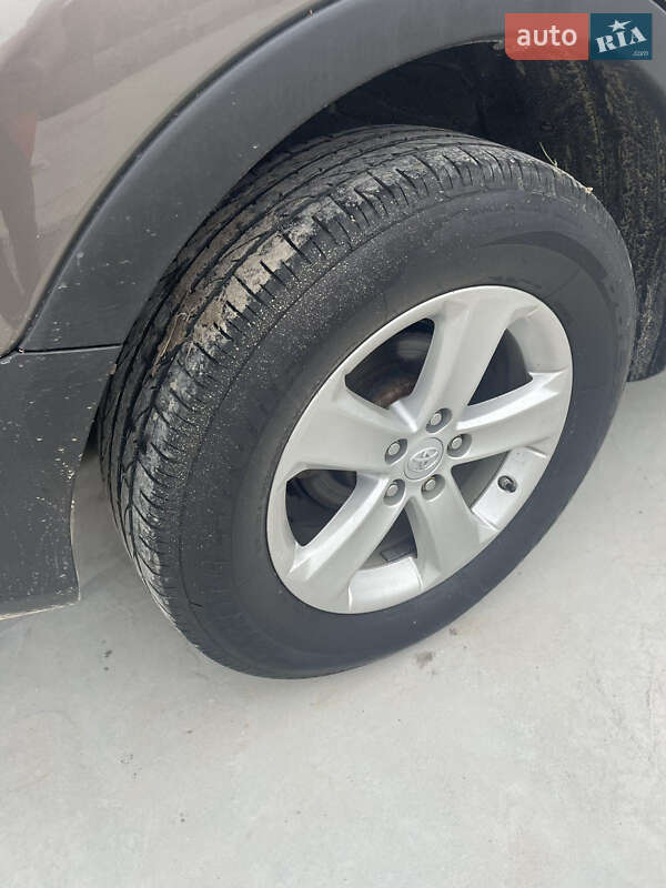 Внедорожник / Кроссовер Toyota RAV4 2013 в Львове