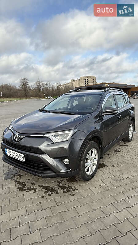 Внедорожник / Кроссовер Toyota RAV4 2016 в Киеве