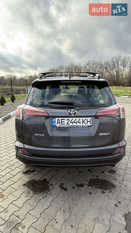 Внедорожник / Кроссовер Toyota RAV4 2016 в Киеве
