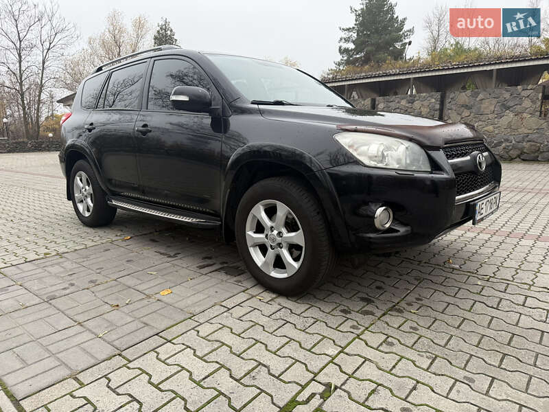 Toyota RAV4 2011