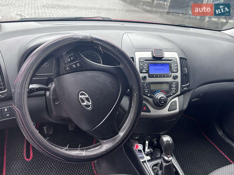 Внедорожник / Кроссовер Toyota RAV4 2012 в Львове