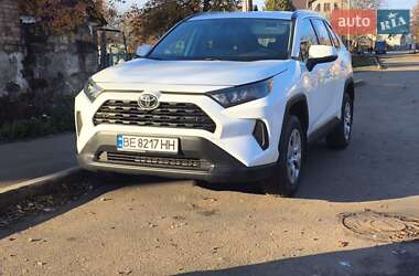 Позашляховик / Кросовер Toyota RAV4 2020 в Києві