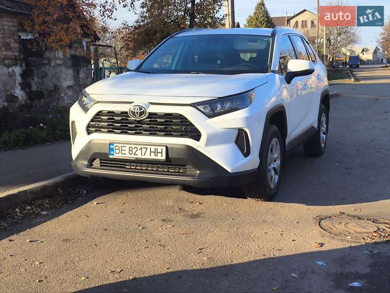 Позашляховик / Кросовер Toyota RAV4 2020 в Києві