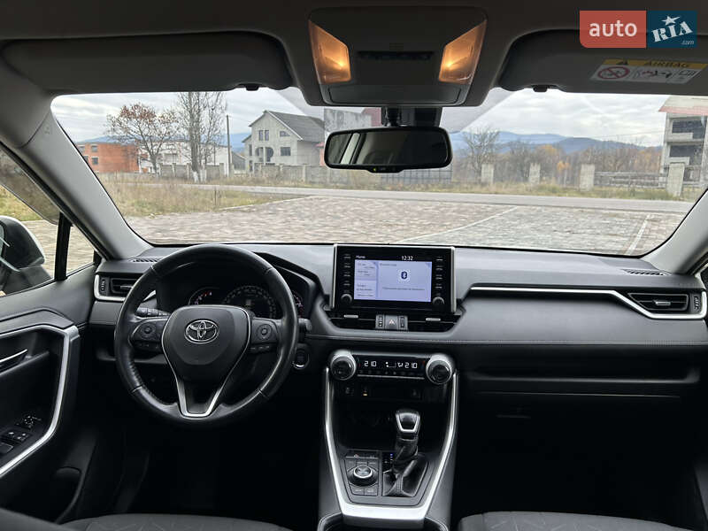 Внедорожник / Кроссовер Toyota RAV4 2019 в Тячеве