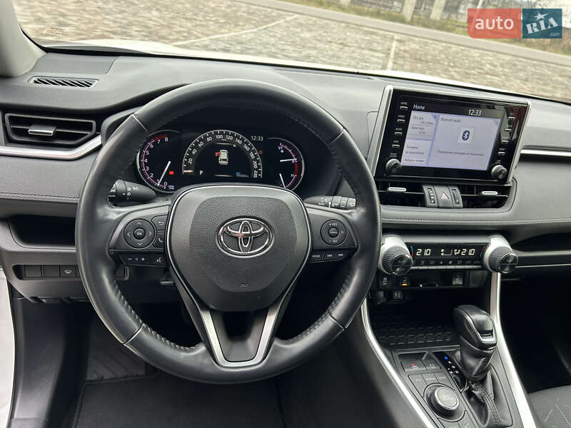 Внедорожник / Кроссовер Toyota RAV4 2019 в Тячеве