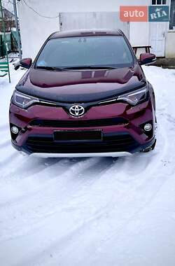 Внедорожник / Кроссовер Toyota RAV4 2017 в Ивано-Франковске
