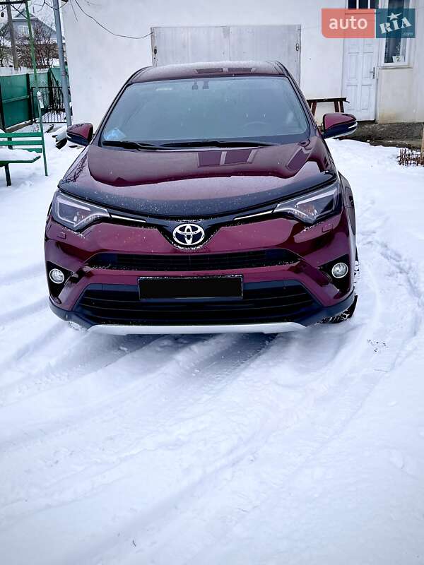 Внедорожник / Кроссовер Toyota RAV4 2017 в Ивано-Франковске фото 3 Внедорожник / Кроссовер Toyota RAV4 2017 в Ивано-Франковске