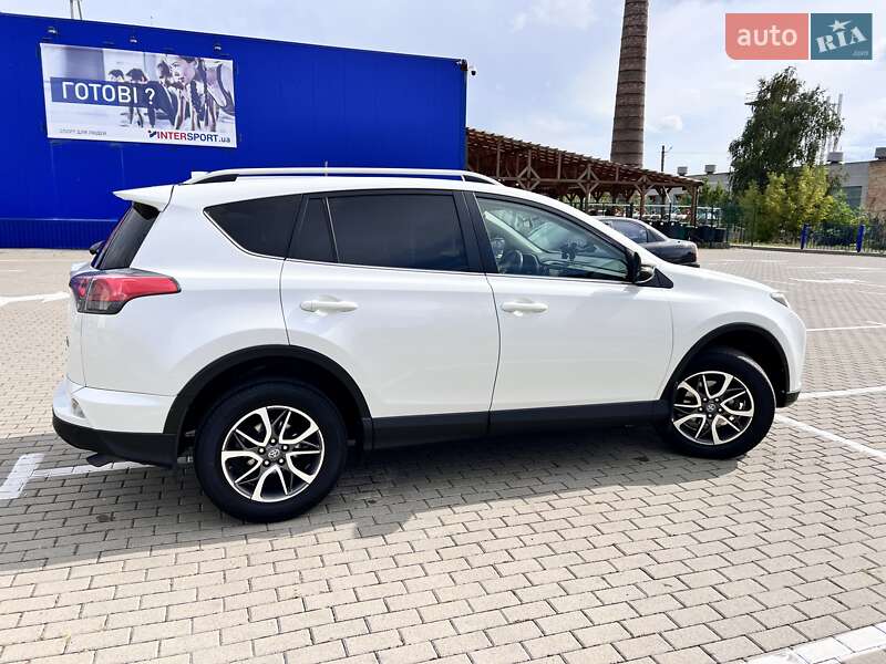 Внедорожник / Кроссовер Toyota RAV4 2018 в Нововолынске фото 19 Внедорожник / Кроссовер Toyota RAV4 2018 в Нововолынске