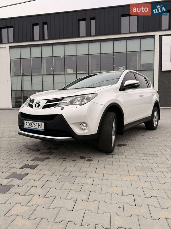 Внедорожник / Кроссовер Toyota RAV4 2013 в Хусте фото 8 Внедорожник / Кроссовер Toyota RAV4 2013 в Хусте