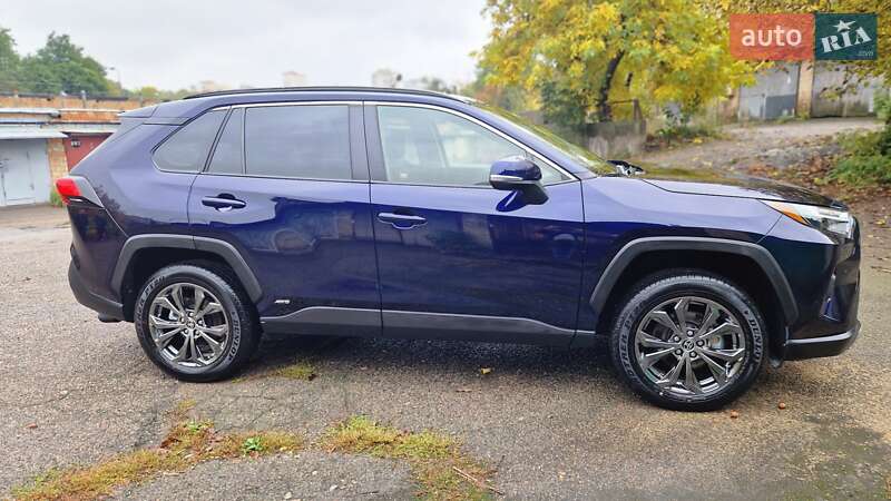 Позашляховик / Кросовер Toyota RAV4 2023 в Києві