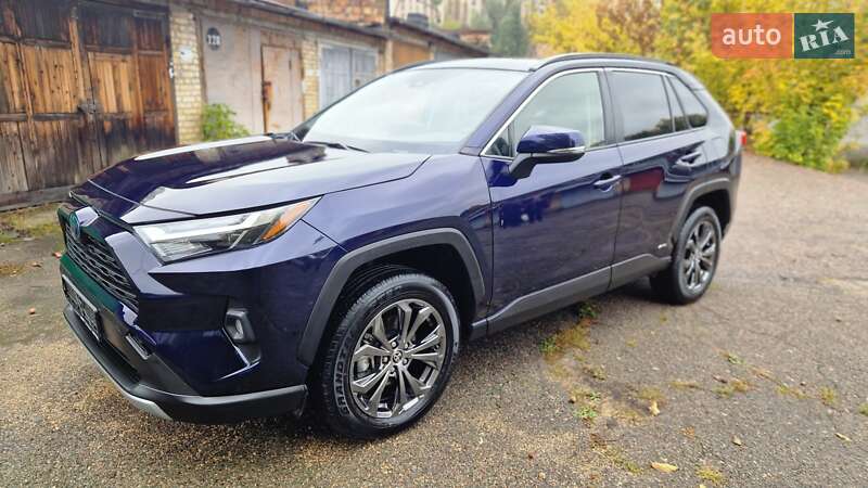 Позашляховик / Кросовер Toyota RAV4 2023 в Києві