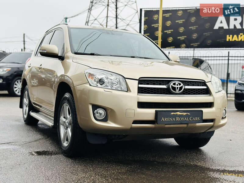 Внедорожник / Кроссовер Toyota RAV4 2009 в Харькове