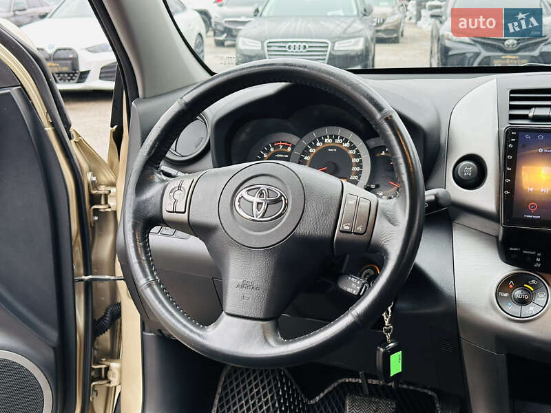 Внедорожник / Кроссовер Toyota RAV4 2009 в Харькове