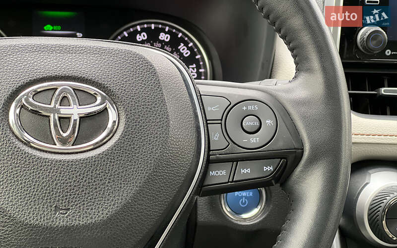 Позашляховик / Кросовер Toyota RAV4 2021 в Львові