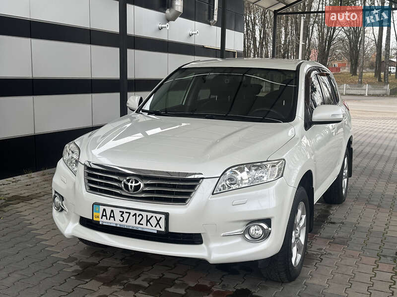 Внедорожник / Кроссовер Toyota RAV4 2011 в Виннице