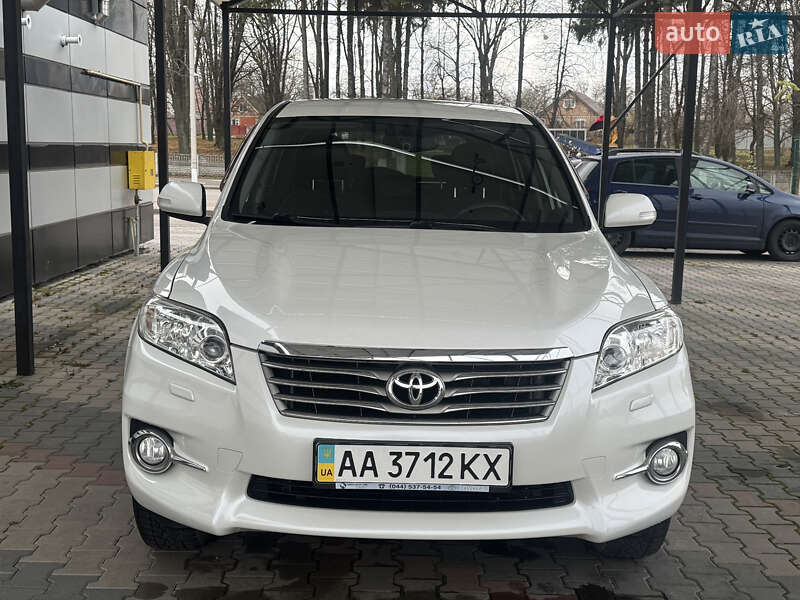Внедорожник / Кроссовер Toyota RAV4 2011 в Виннице