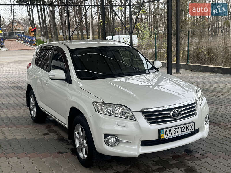 Внедорожник / Кроссовер Toyota RAV4 2011 в Виннице