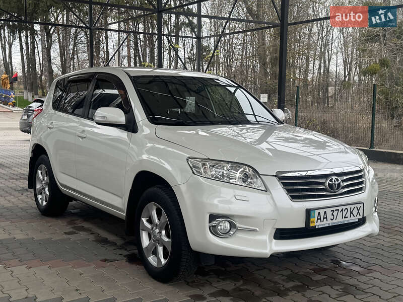 Внедорожник / Кроссовер Toyota RAV4 2011 в Виннице