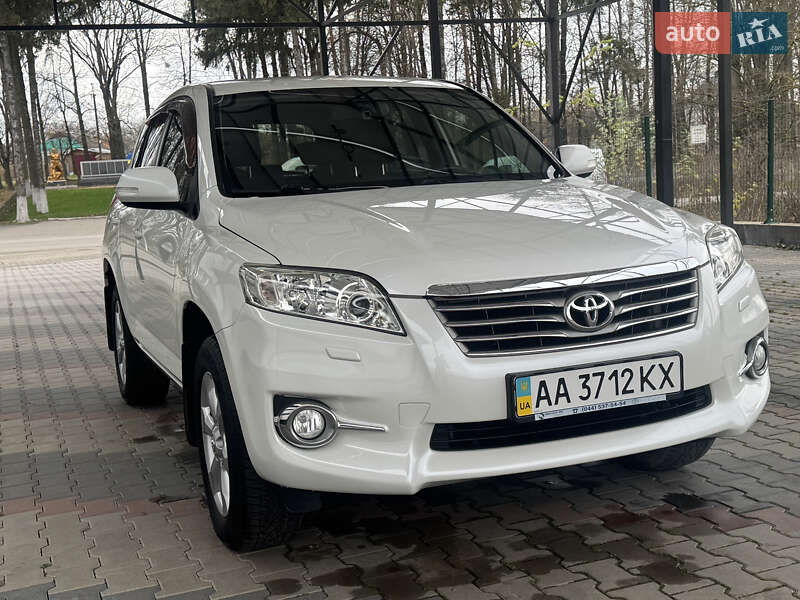 Внедорожник / Кроссовер Toyota RAV4 2011 в Виннице