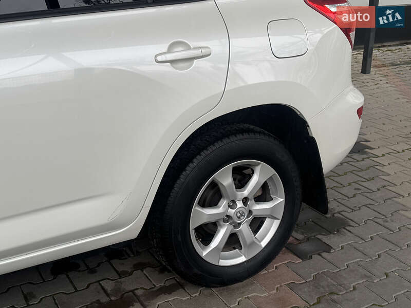 Внедорожник / Кроссовер Toyota RAV4 2011 в Виннице