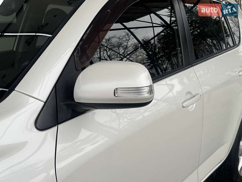 Внедорожник / Кроссовер Toyota RAV4 2011 в Виннице