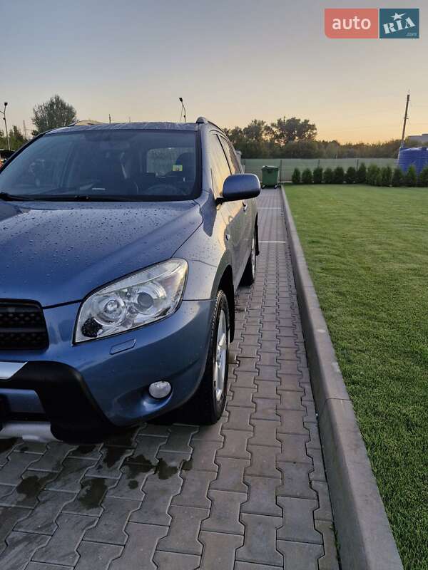 Позашляховик / Кросовер Toyota RAV4 2006 в Вінниці