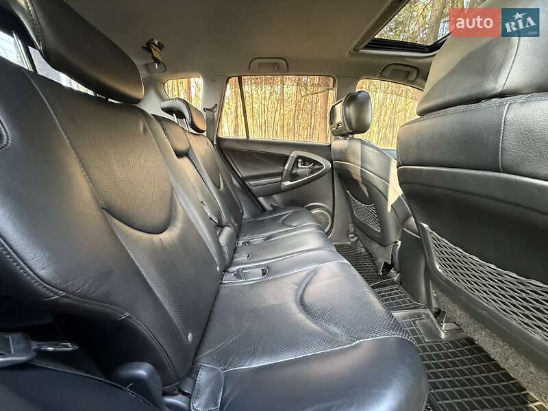 Внедорожник / Кроссовер Toyota RAV4 2008 в Киеве