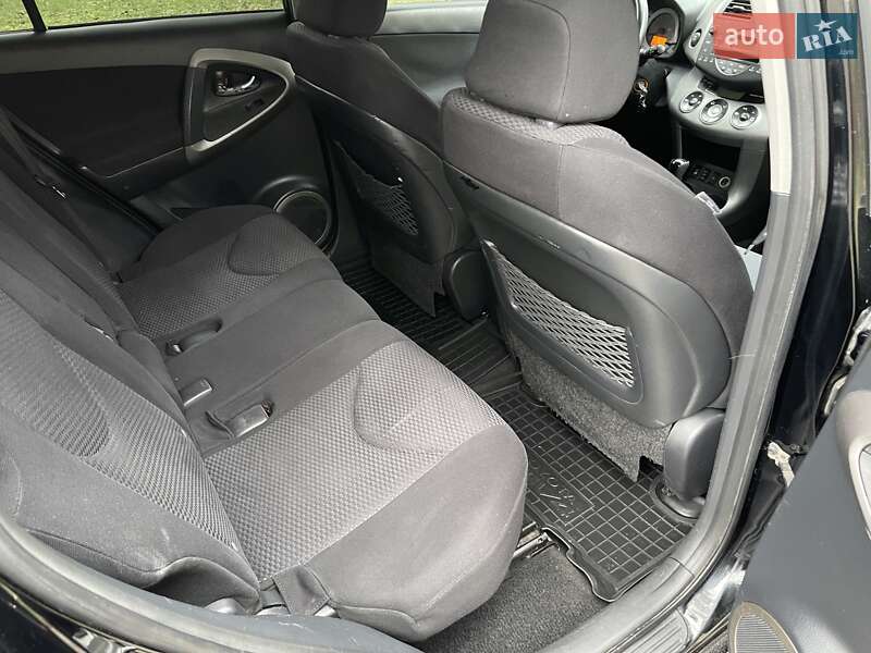 Внедорожник / Кроссовер Toyota RAV4 2008 в Киеве