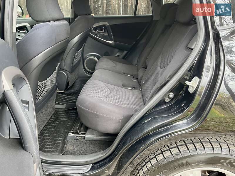 Внедорожник / Кроссовер Toyota RAV4 2008 в Киеве