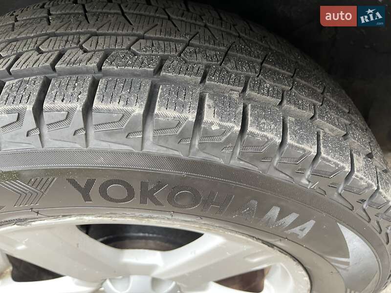 Внедорожник / Кроссовер Toyota RAV4 2008 в Киеве