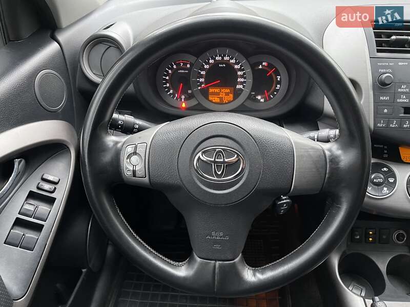 Внедорожник / Кроссовер Toyota RAV4 2008 в Киеве
