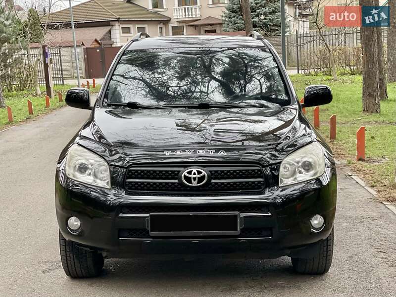 Внедорожник / Кроссовер Toyota RAV4 2008 в Киеве