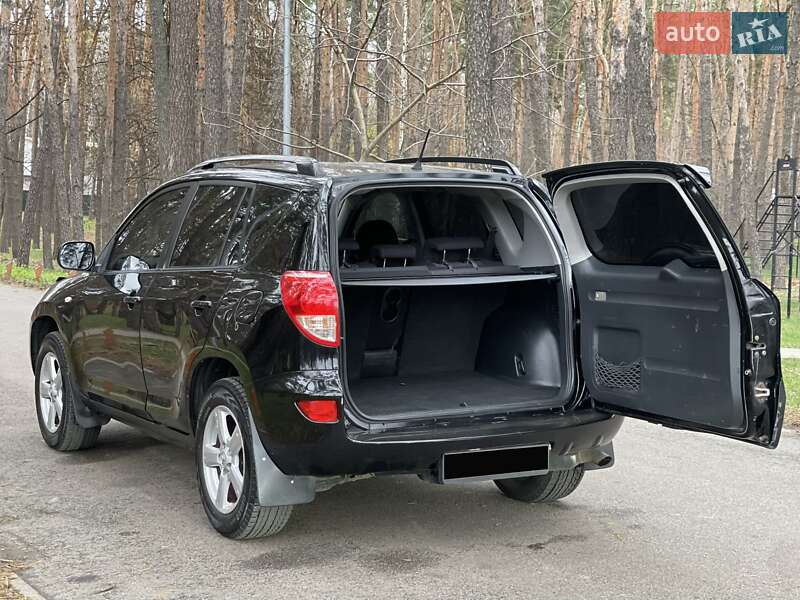 Внедорожник / Кроссовер Toyota RAV4 2008 в Киеве