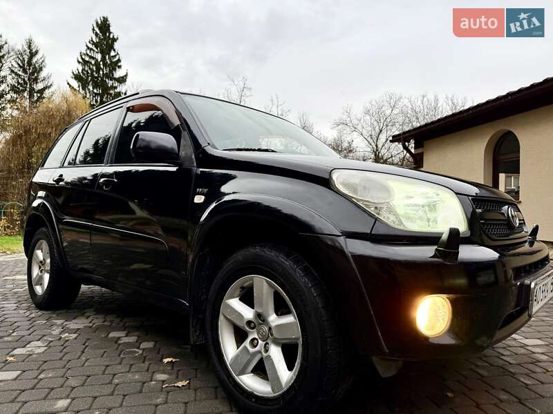 Внедорожник / Кроссовер Toyota RAV4 2005 в Солотвине
