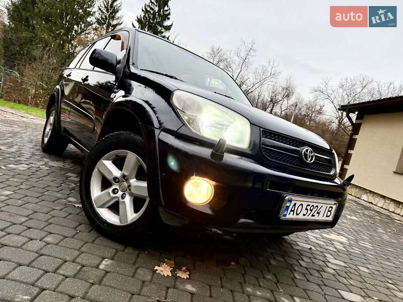 Внедорожник / Кроссовер Toyota RAV4 2005 в Солотвине