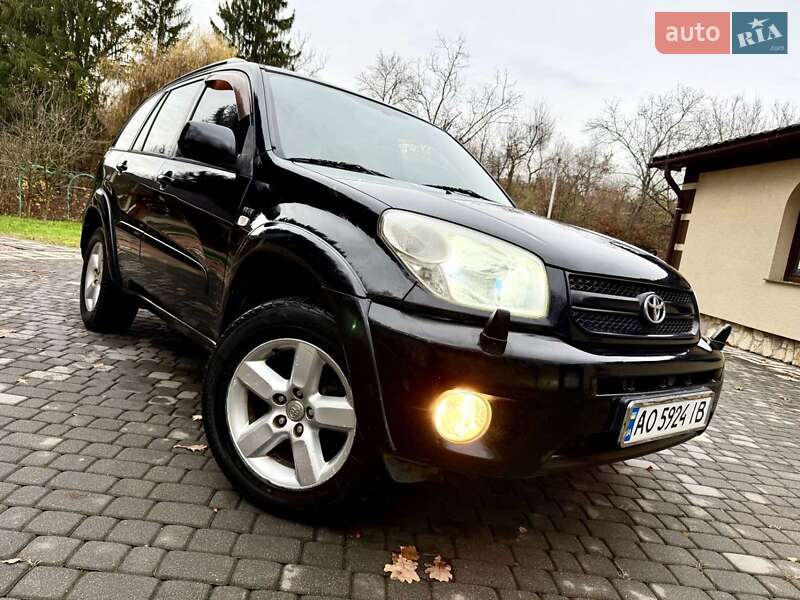 Внедорожник / Кроссовер Toyota RAV4 2005 в Солотвине