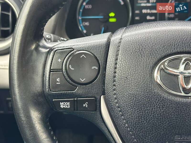 Внедорожник / Кроссовер Toyota RAV4 2017 в Киеве