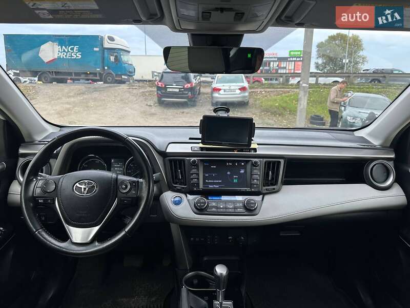 Внедорожник / Кроссовер Toyota RAV4 2017 в Киеве