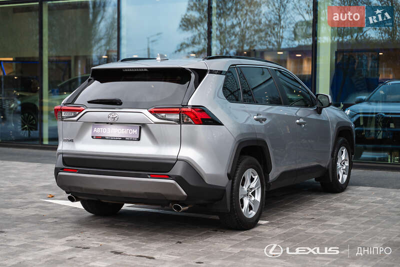 Внедорожник / Кроссовер Toyota RAV4 2019 в Днепре