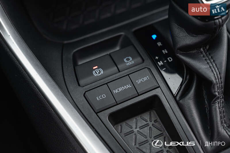 Внедорожник / Кроссовер Toyota RAV4 2019 в Днепре