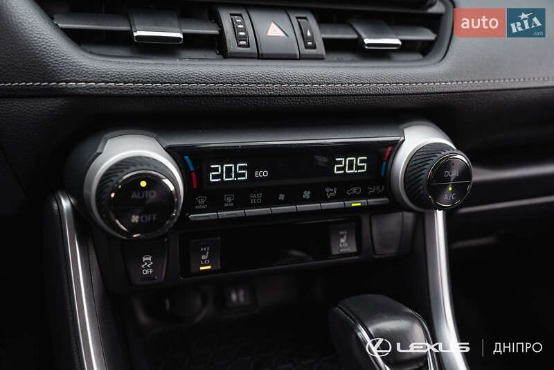 Внедорожник / Кроссовер Toyota RAV4 2019 в Днепре