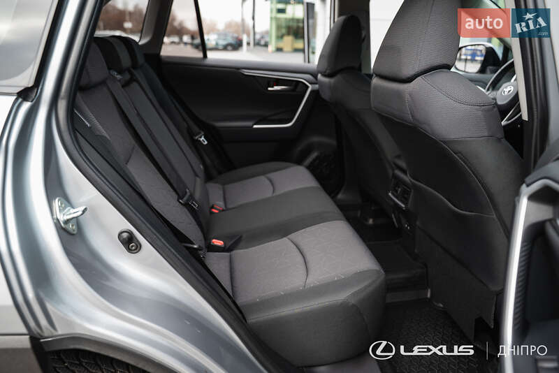 Внедорожник / Кроссовер Toyota RAV4 2019 в Днепре