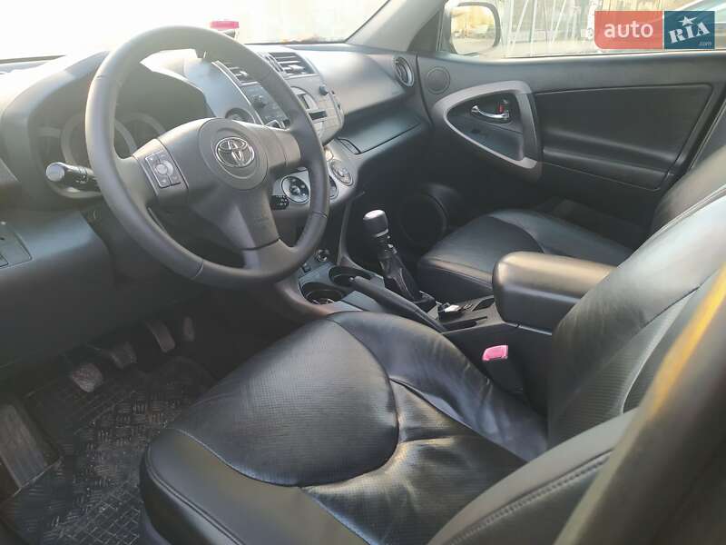 Внедорожник / Кроссовер Toyota RAV4 2007 в Дубно