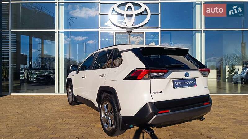 Внедорожник / Кроссовер Toyota RAV4 2019 в Киеве