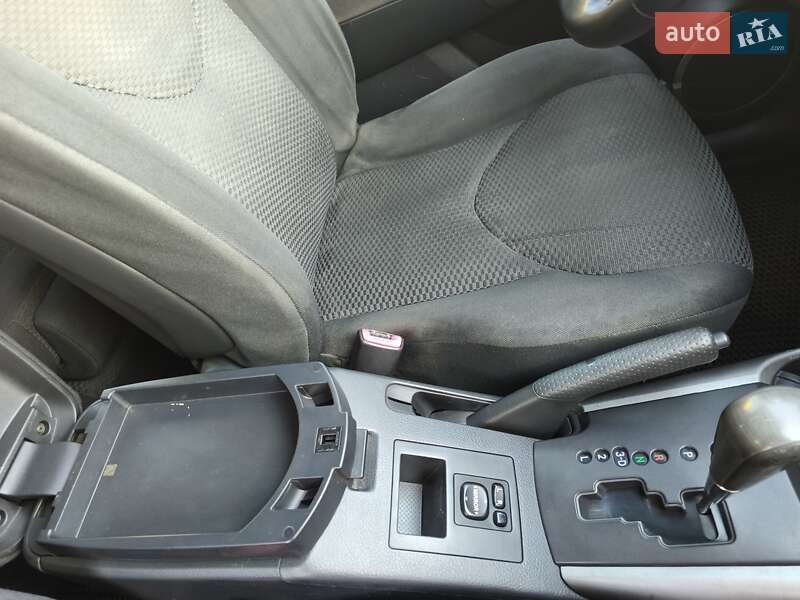 Внедорожник / Кроссовер Toyota RAV4 2006 в Киеве