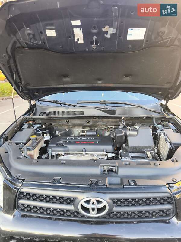 Внедорожник / Кроссовер Toyota RAV4 2006 в Киеве