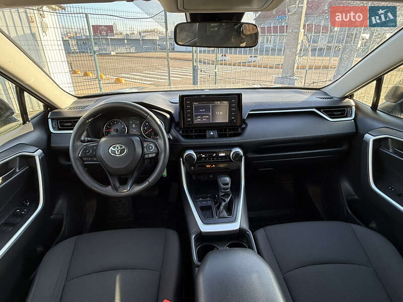 Внедорожник / Кроссовер Toyota RAV4 2018 в Киеве