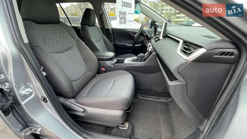 Внедорожник / Кроссовер Toyota RAV4 2024 в Киеве