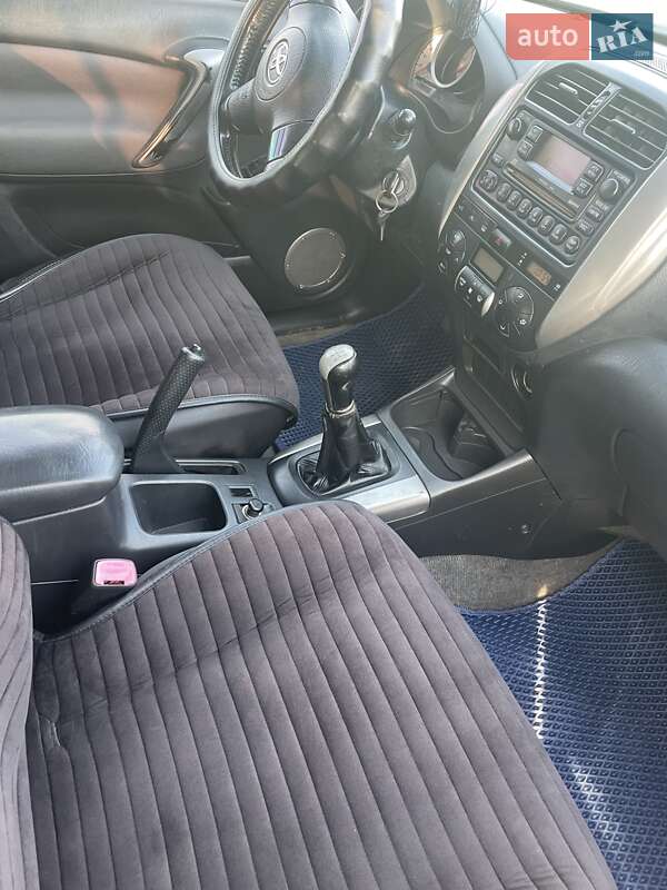 Внедорожник / Кроссовер Toyota RAV4 2005 в Звягеле