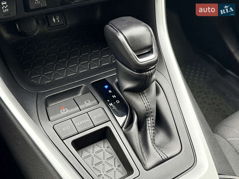 Внедорожник / Кроссовер Toyota RAV4 2019 в Харькове фото 59 Внедорожник / Кроссовер Toyota RAV4 2019 в Харькове